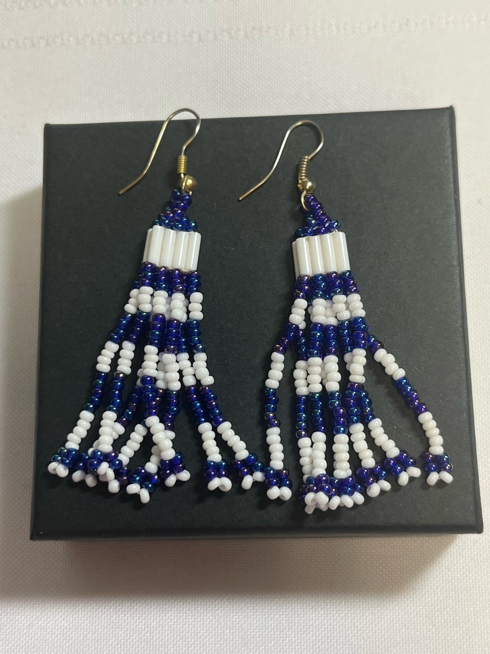 Beaded dangle earrings - Picture 2 of 3